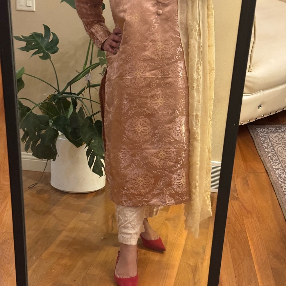 NWOT new golden peach Brocade kurta and dupatta. Japanese satin silk fabric